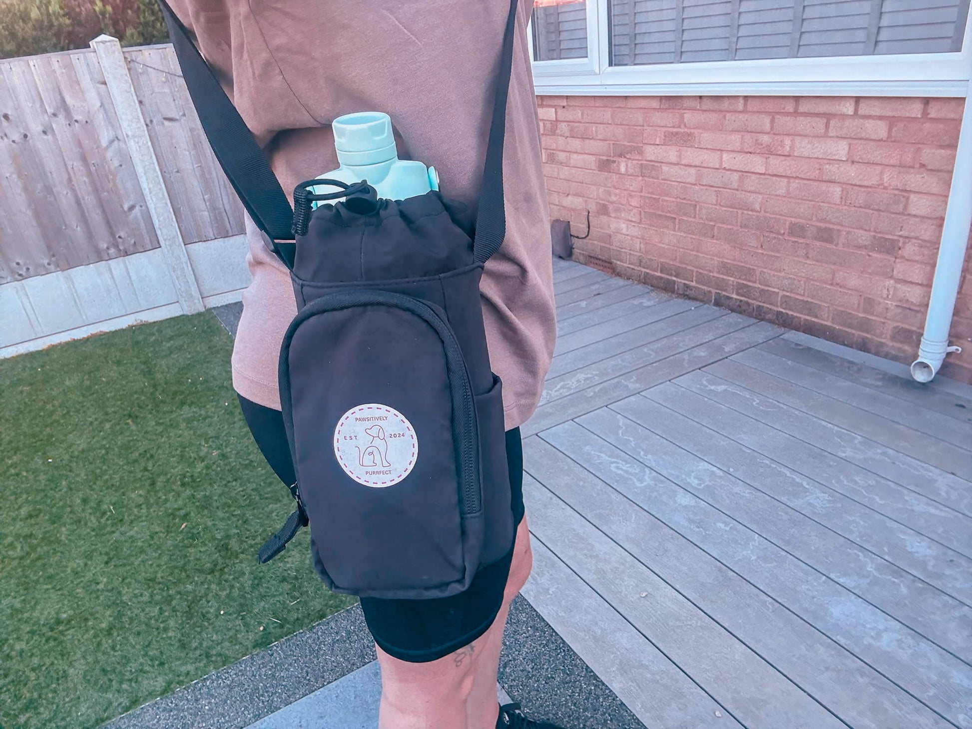 HydraPaws bottle and personalised carry bag